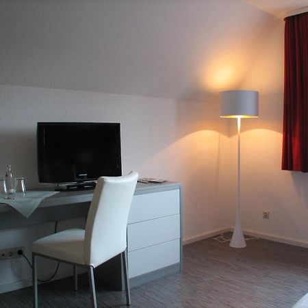 Hotel Elbrivera Alt Prester Magdeburg Exteriör bild
